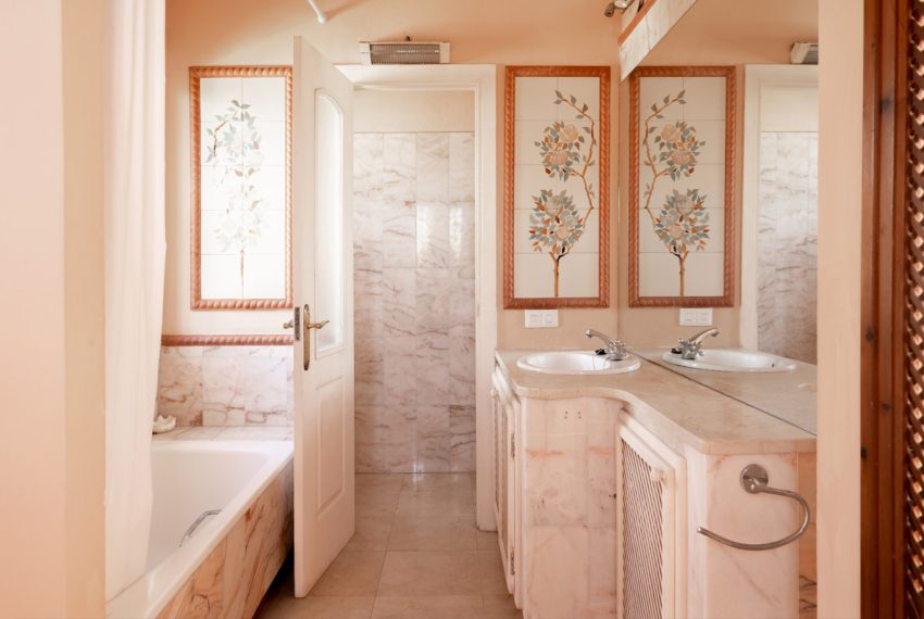 R5005864-Villa-For-Sale-Estepona-Detached-4-Beds-380-Built-12