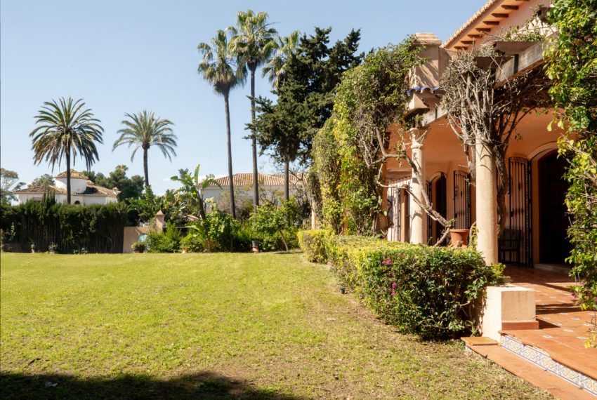 R5005864-Villa-For-Sale-Estepona-Detached-4-Beds-380-Built-15