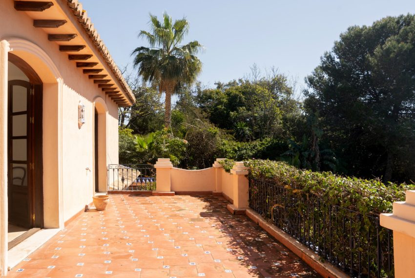 R5005864-Villa-For-Sale-Estepona-Detached-4-Beds-380-Built-17