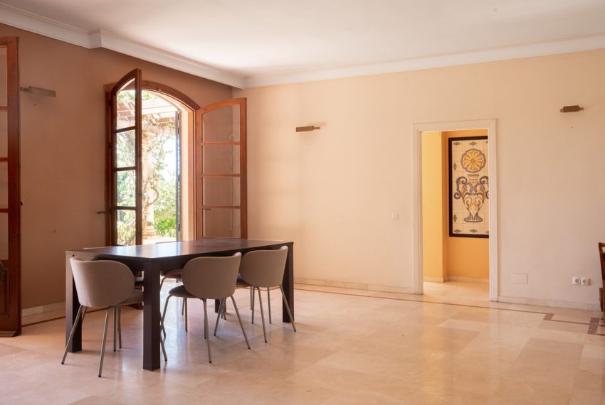 R5005864-Villa-For-Sale-Estepona-Detached-4-Beds-380-Built-5