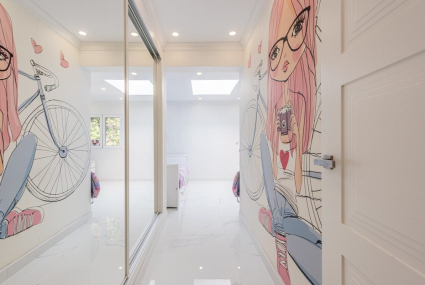 R5005885-Villa-For-Sale-Marbella-Detached-6-Beds-420-Built-8