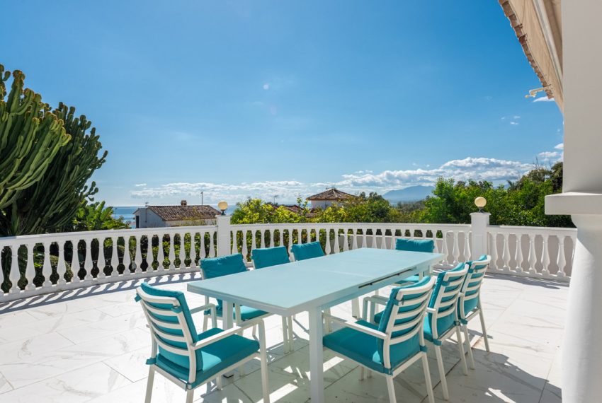 R5005885-Villa-For-Sale-Marbella-Detached-6-Beds-420-Built
