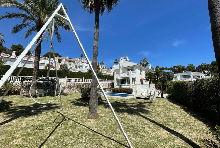 R5006038-Villa-For-Sale-Miraflores-Detached-4-Beds-254-Built-1