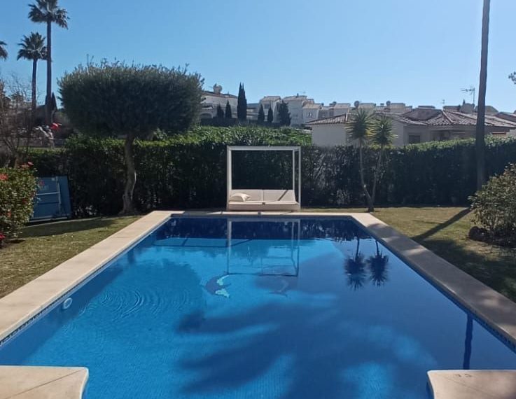 R5006038-Villa-For-Sale-Miraflores-Detached-4-Beds-254-Built-3