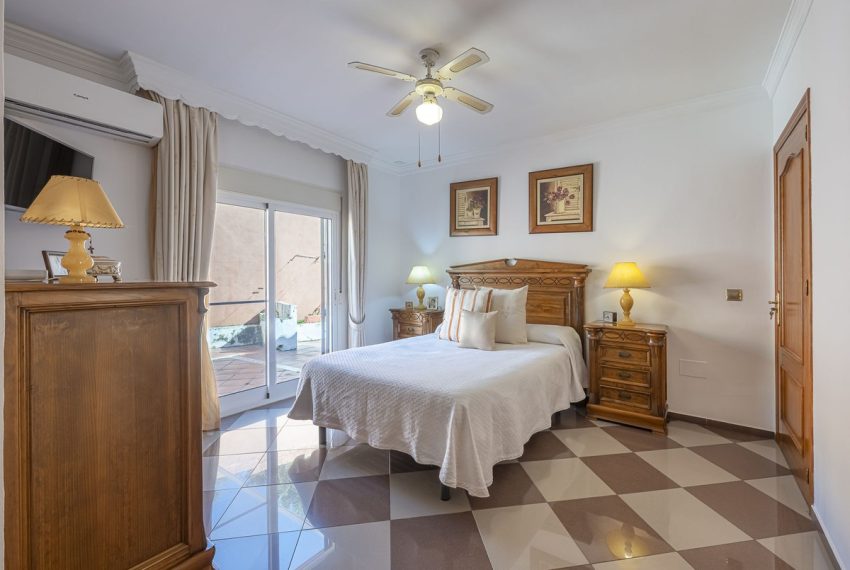 R5006041-Villa-For-Sale-Marbella-Detached-4-Beds-183-Built-17