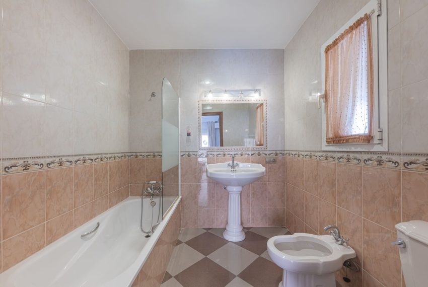 R5006041-Villa-For-Sale-Marbella-Detached-4-Beds-183-Built-19