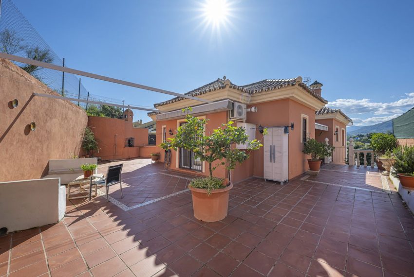 R5006041-Villa-For-Sale-Marbella-Detached-4-Beds-183-Built