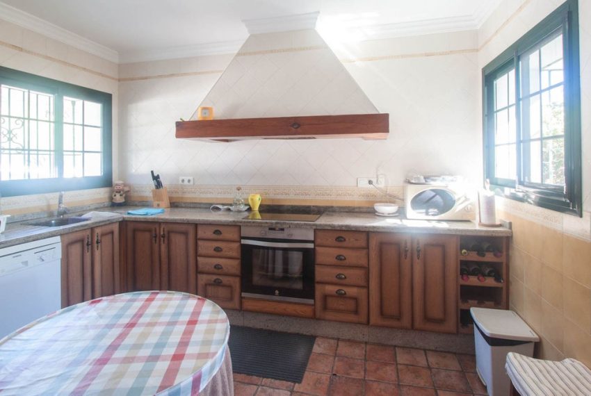 R5006047-Villa-For-Sale-Estepona-Finca-3-Beds-441-Built-11