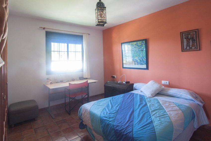 R5006047-Villa-For-Sale-Estepona-Finca-3-Beds-441-Built-17