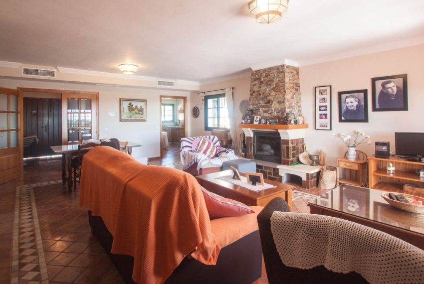 R5006047-Villa-For-Sale-Estepona-Finca-3-Beds-441-Built-6