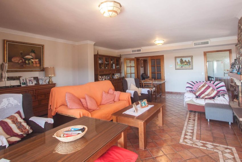 R5006047-Villa-For-Sale-Estepona-Finca-3-Beds-441-Built-8