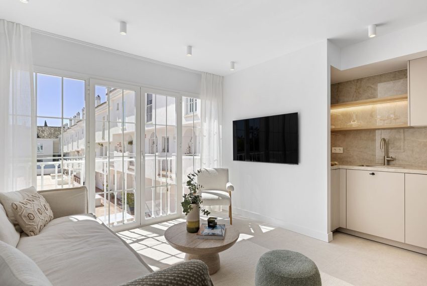 R5006278-Apartment-For-Sale-Nueva-Andalucia-Penthouse-Duplex-3-Beds-111-Built-2