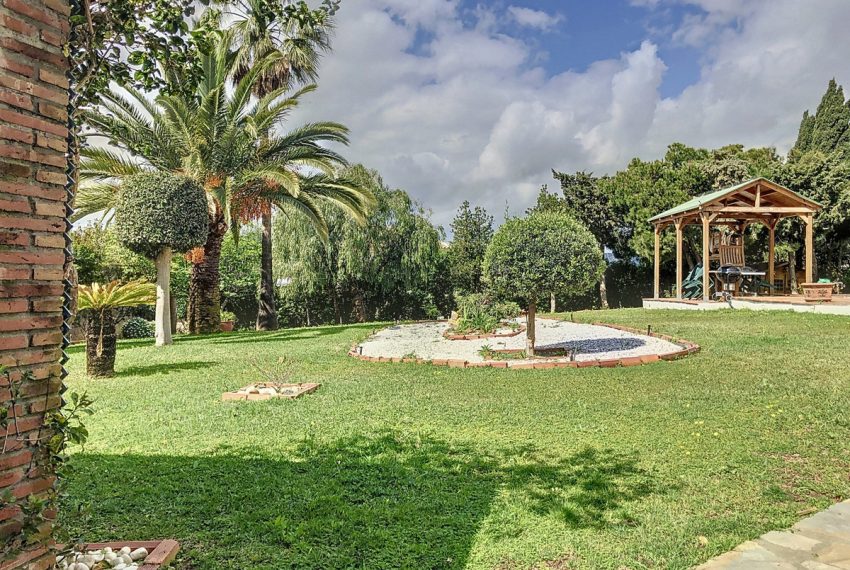 R5006626-Villa-For-Sale-Estepona-Detached-3-Beds-174-Built-1