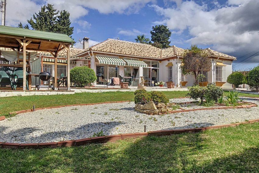 R5006626-Villa-For-Sale-Estepona-Detached-3-Beds-174-Built-3