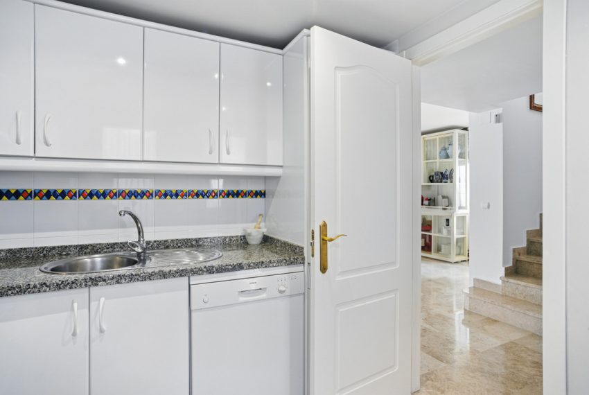 R5007421-Townhouse-For-Sale-Nueva-Andalucia-Terraced-3-Beds-165-Built-10