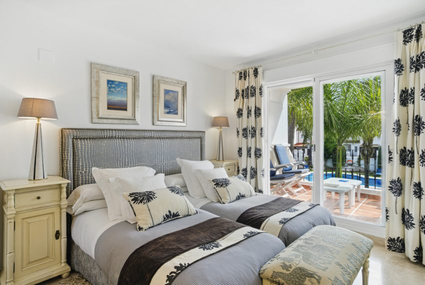 R5007421-Townhouse-For-Sale-Nueva-Andalucia-Terraced-3-Beds-165-Built-2