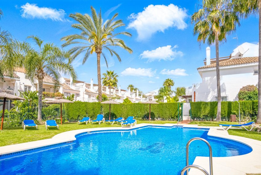 R5007421-Townhouse-For-Sale-Nueva-Andalucia-Terraced-3-Beds-165-Built
