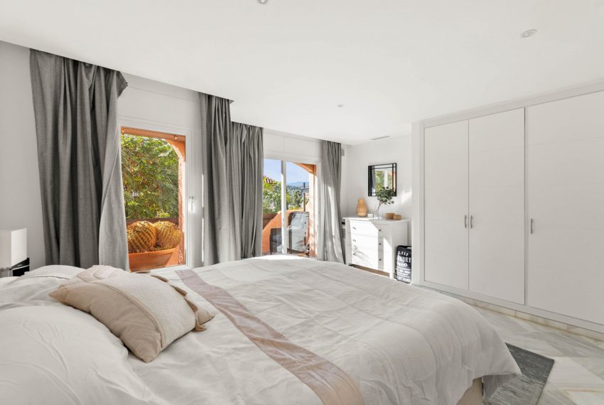R5007436-Townhouse-For-Sale-Nueva-Andalucia-Terraced-3-Beds-225-Built-18