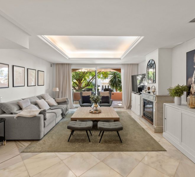 R5007436-Image 1-Terraced - 3 Beds - 225 Built