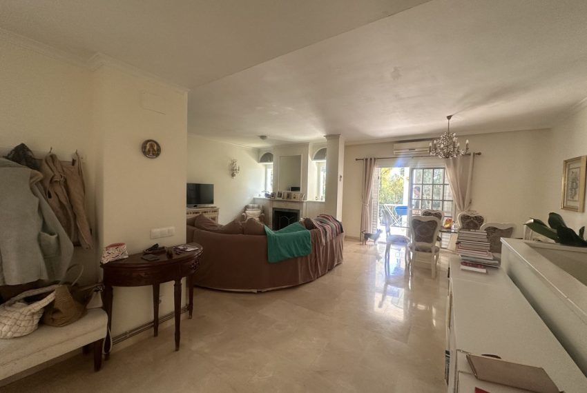 R5007928-Townhouse-For-Sale-Aloha-Terraced-4-Beds-170-Built-2
