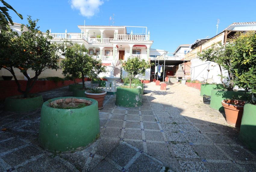 R5008261-Villa-For-Sale-Marbella-Semi-Detached-5-Beds-286-Built-2
