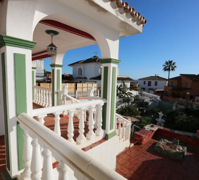R5008261-Image 1-Semi Detached - 5 Beds - 286 Built