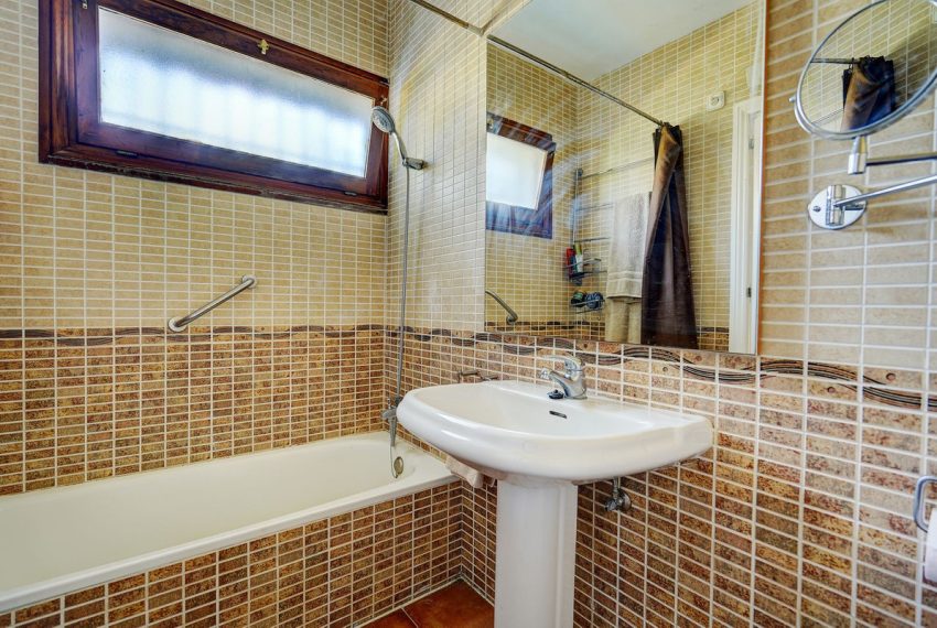 R5008273-Villa-For-Sale-Calahonda-Detached-4-Beds-157-Built-13