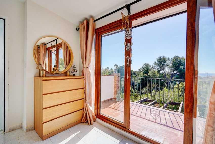 R5008273-Villa-For-Sale-Calahonda-Detached-4-Beds-157-Built-17