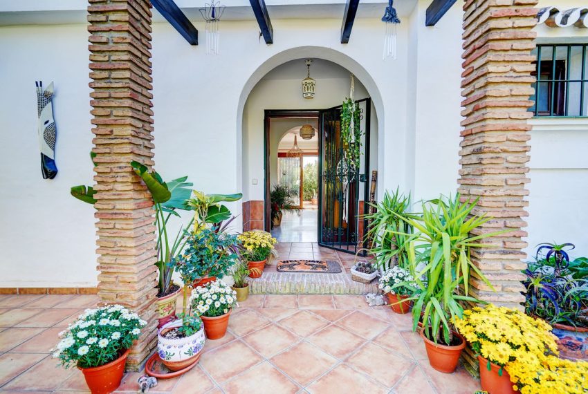 R5008273-Villa-For-Sale-Calahonda-Detached-4-Beds-157-Built-2