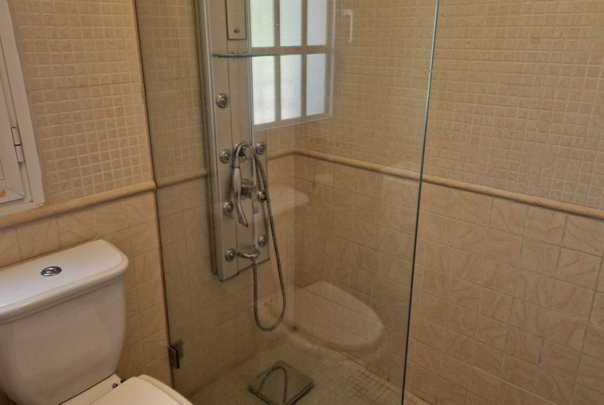 R5008537-Villa-For-Sale-Estepona-Detached-7-Beds-409-Built-18