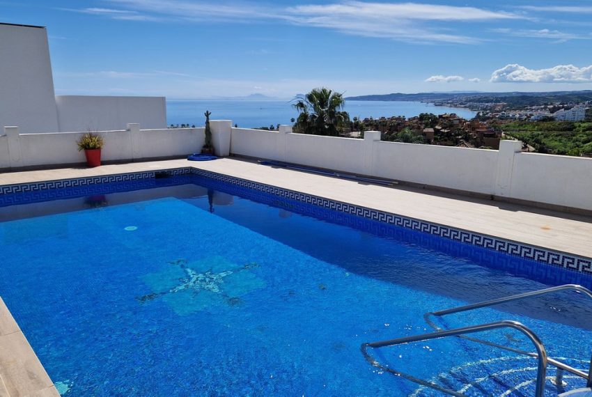 R5008537-Villa-For-Sale-Estepona-Detached-7-Beds-409-Built-2
