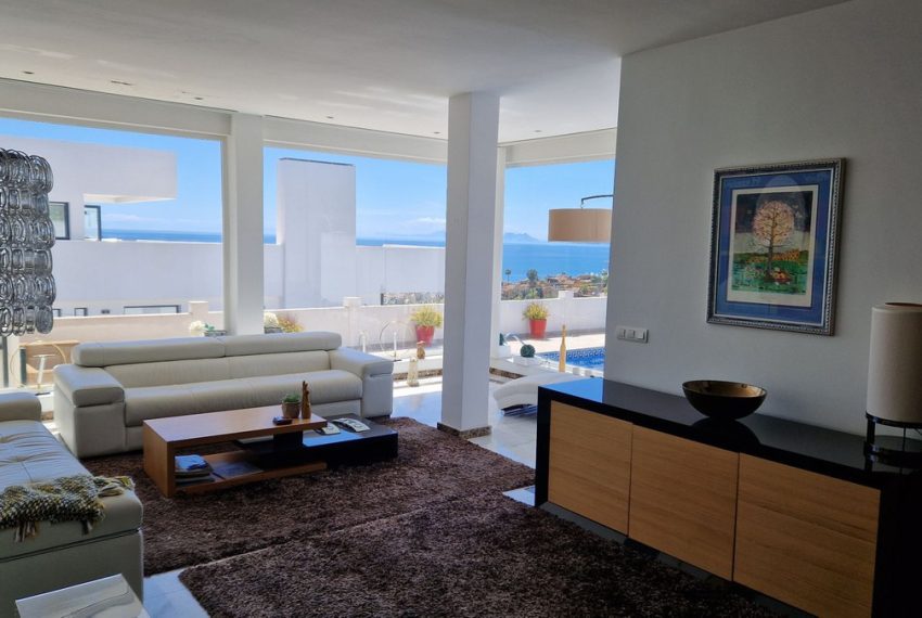 R5008537-Villa-For-Sale-Estepona-Detached-7-Beds-409-Built-4