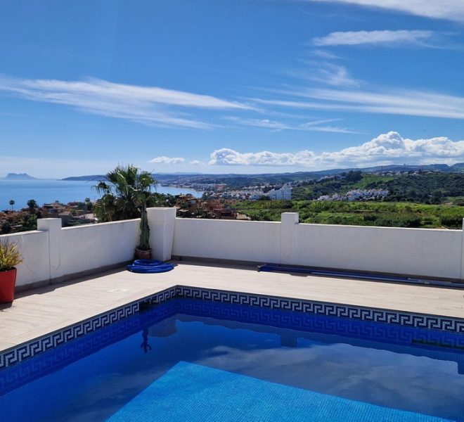 R5008537-Image 1-Detached - 7 Beds - 409 Built
