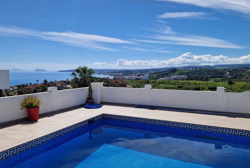 R5008537-Villa-For-Sale-Estepona-Detached-7-Beds-409-Built