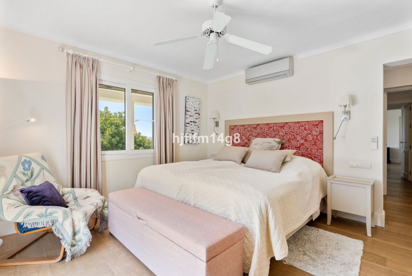 R5008684-Villa-For-Sale-Nueva-Andalucia-Detached-4-Beds-253-Built-13