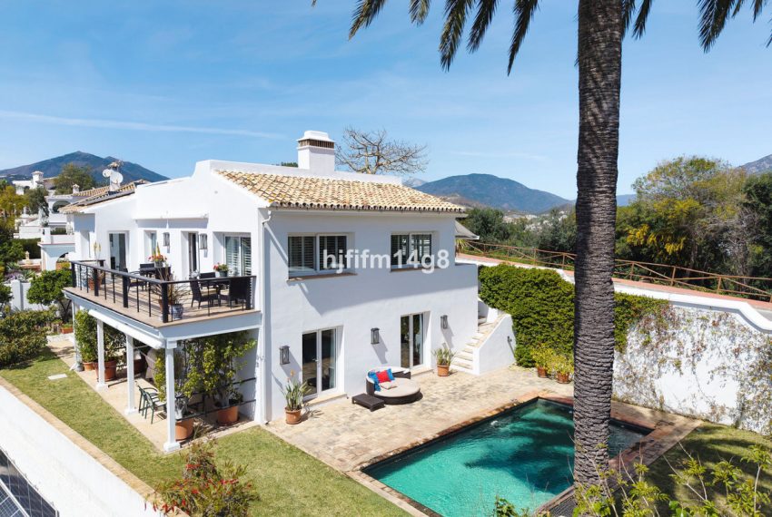 R5008684-Villa-For-Sale-Nueva-Andalucia-Detached-4-Beds-253-Built-2