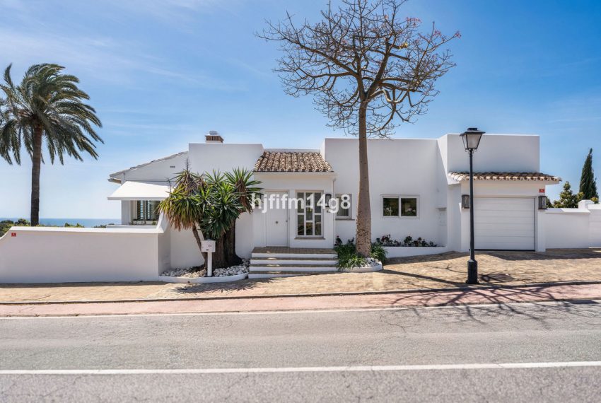 R5008684-Villa-For-Sale-Nueva-Andalucia-Detached-4-Beds-253-Built