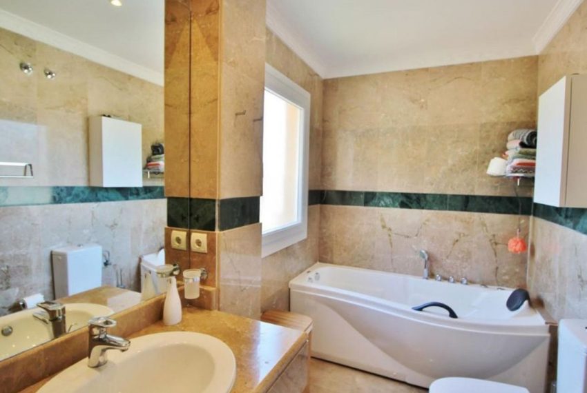 R5010235-Apartment-For-Sale-Nueva-Andalucia-Middle-Floor-3-Beds-187-Built-9
