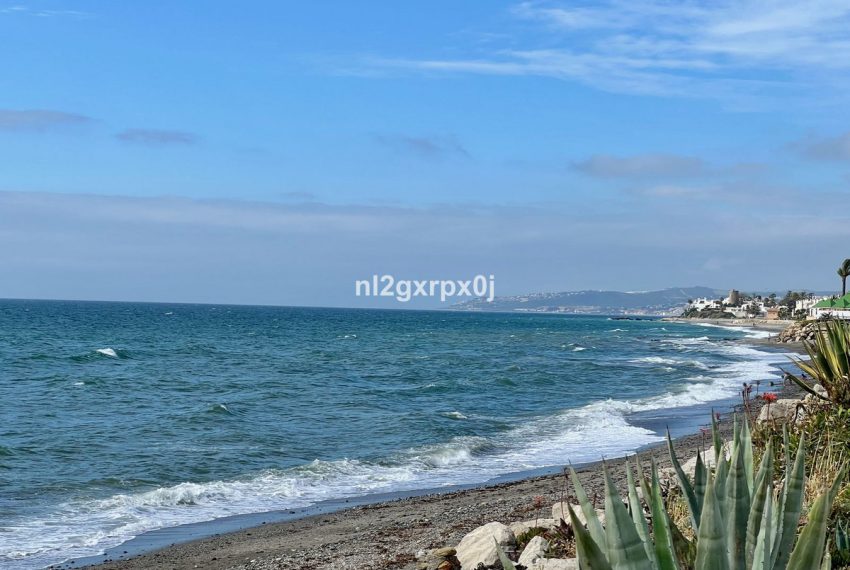 R5010286-Villa-For-Sale-Estepona-Semi-Detached-3-Beds-212-Built-4