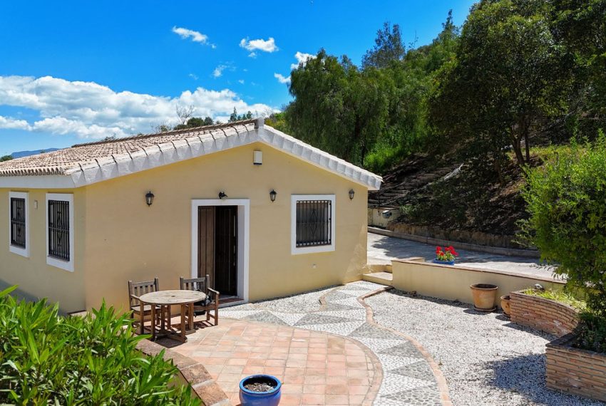 R5010346-Villa-For-Sale-Coin-Detached-4-Beds-279-Built-1
