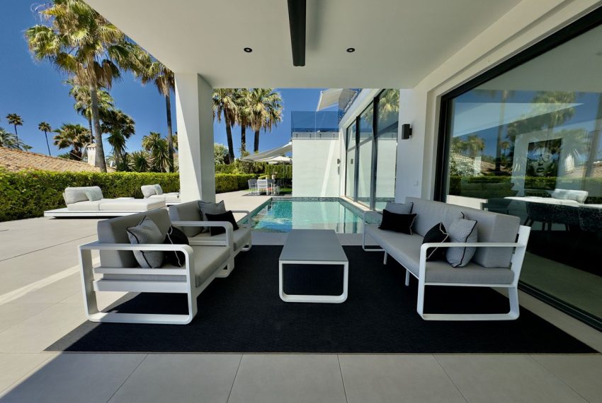 R5010679-Villa-For-Sale-Los-Monteros-Detached-4-Beds-400-Built-15