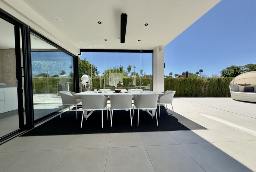 R5010679-Villa-For-Sale-Los-Monteros-Detached-4-Beds-400-Built-16