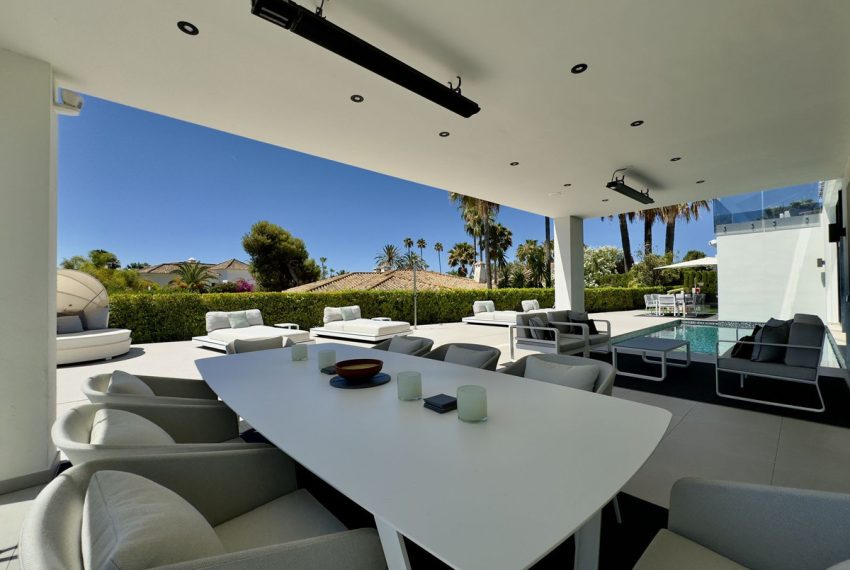 R5010679-Villa-For-Sale-Los-Monteros-Detached-4-Beds-400-Built-19