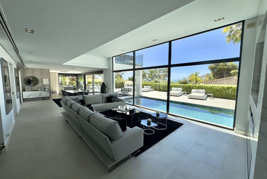 R5010679-Villa-For-Sale-Los-Monteros-Detached-4-Beds-400-Built-6