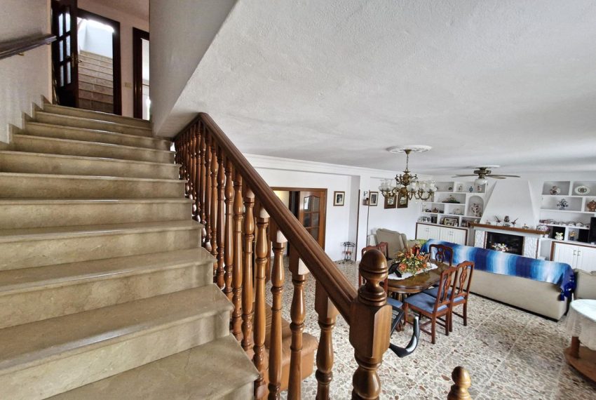R5010688-Townhouse-For-Sale-Guaro-Terraced-7-Beds-306-Built-17