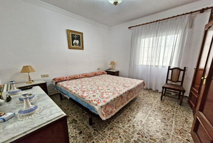 R5010688-Townhouse-For-Sale-Guaro-Terraced-7-Beds-306-Built-7