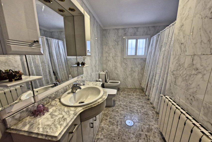 R5010688-Townhouse-For-Sale-Guaro-Terraced-7-Beds-306-Built-8