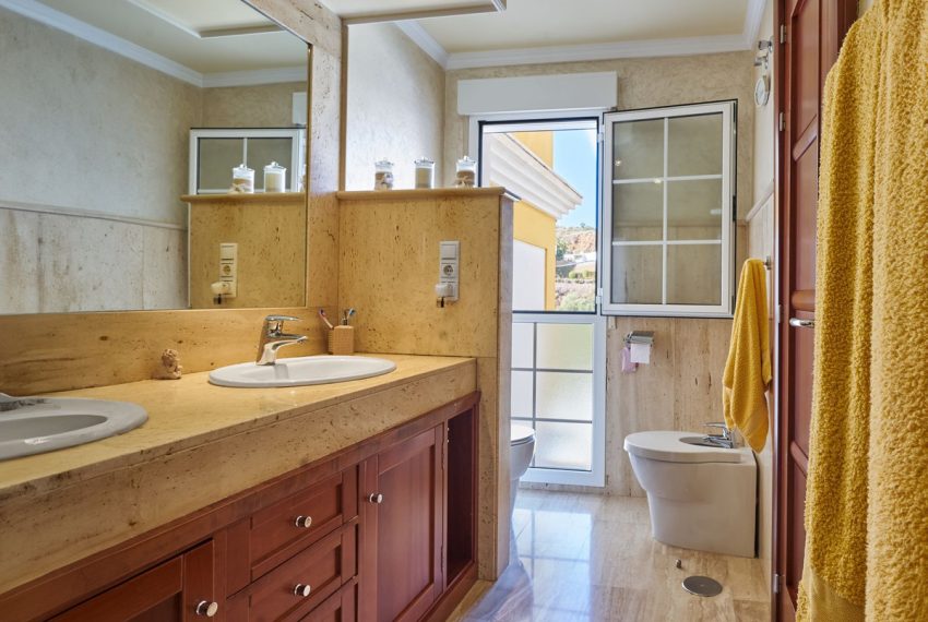 R5011348-Villa-For-Sale-Calahonda-Semi-Detached-3-Beds-217-Built-11