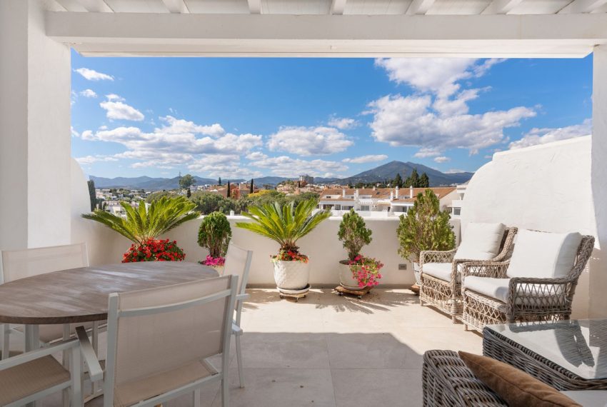 R5012119-Apartment-For-Sale-Nueva-Andalucia-Penthouse-Duplex-3-Beds-133-Built