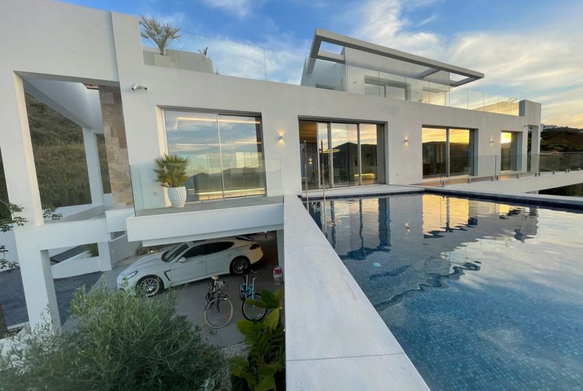 R5012194-Villa-For-Sale-La-Cala-de-Mijas-Detached-5-Beds-855-Built-3